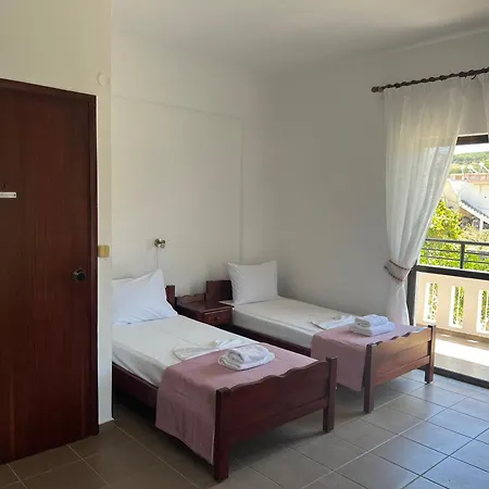 Zourpos & Appartamento Kalyves