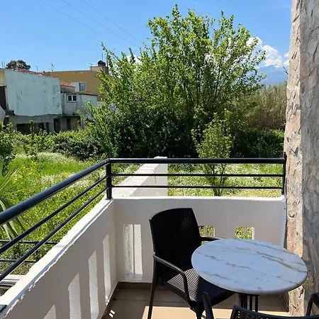 Zourpos Studios & Apartment Kalyves