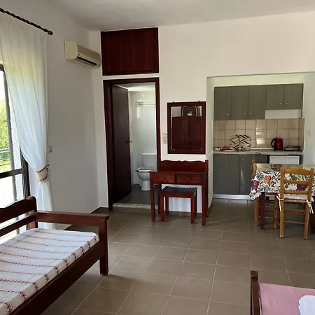 Apartment Zourpos Studios &