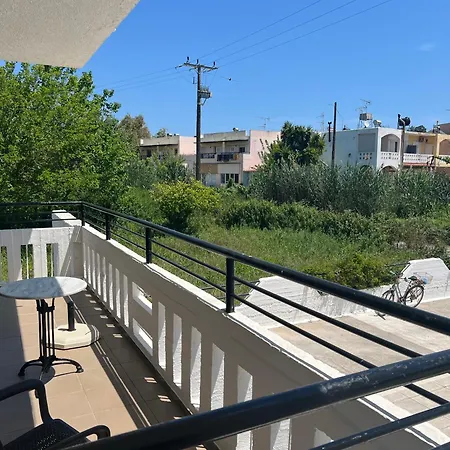 Zourpos Studios & Apartment Kalyves