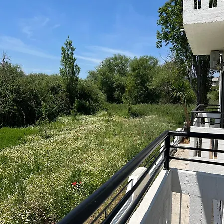 Zourpos Studios & Apartment